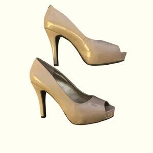 Nine & Co. Women's Light Taupe Peep Toe Pump
